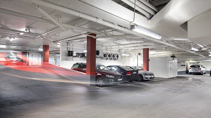 Philips Aydınlatma’dan GreenParking: varlık algılama ve bölgesel karartma kullanarak otopark aydınlatmasını araçlar için optimize edin