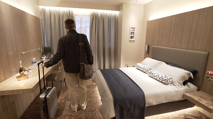 Otel aydınlatma: Philips Aydınlatma’dan RoomFlex enerji verimliliği ve harika bir konaklama deneyimi için varlık algılama kullanır
