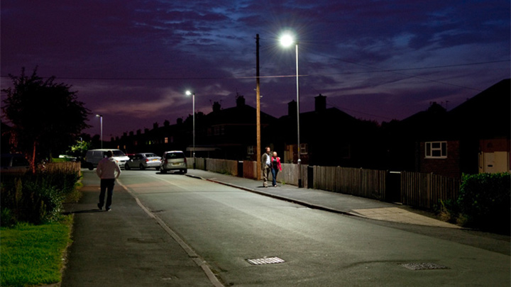 Philips sokak aydınlatması sistemi Orford, İngiltere'deki bir sokağı etkili şekilde aydınlatır 