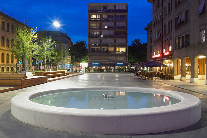 Philips kentsel aydınlatma ile Cenevre, İsviçre'de güzelce aydınlatılan meydan 