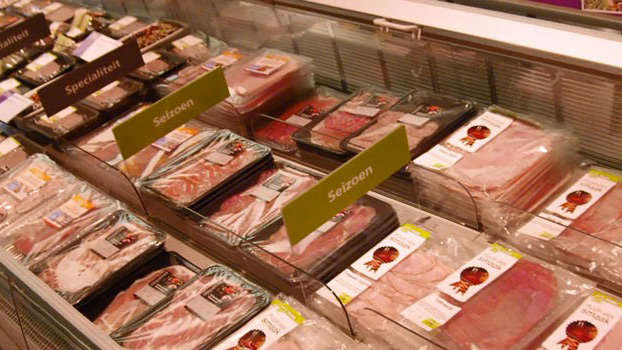 Philips süpermarket aydınlatması ile dilimlenmiş etin görünümü destekler  