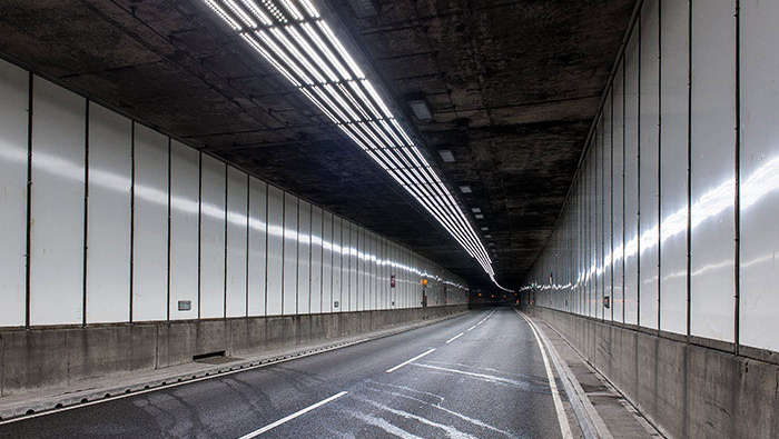 Yüksek tavan aydınlatması Meir Tüneli
