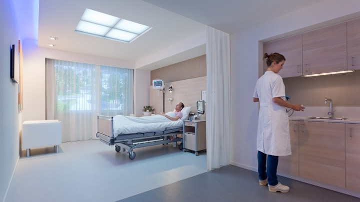 Philips Aydınlatma’dan HealWell, hasta bakım ekiplerinin üretkenliğini arttıran, eksiksiz bir hasta odası aydınlatma sistemidir