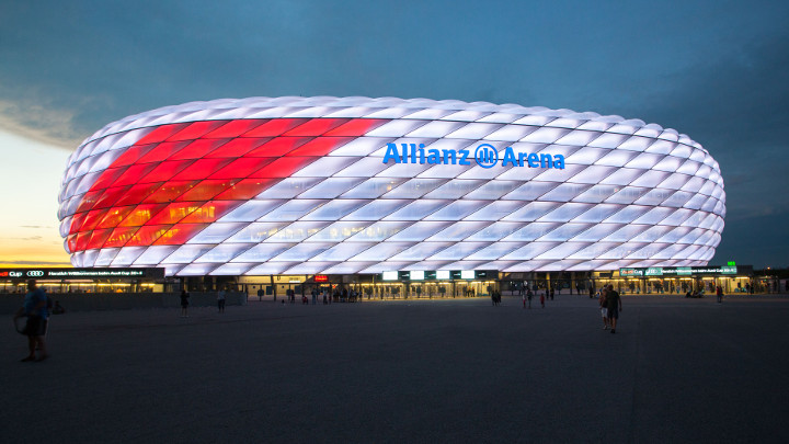 Philips LED Sonderbeleuchtung Allianz Arena zum Audi Cup - Stadyum aydınlatması