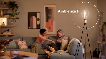 Modern dekoratif Philips LED ampul, oturma odasını aydınlatıyor